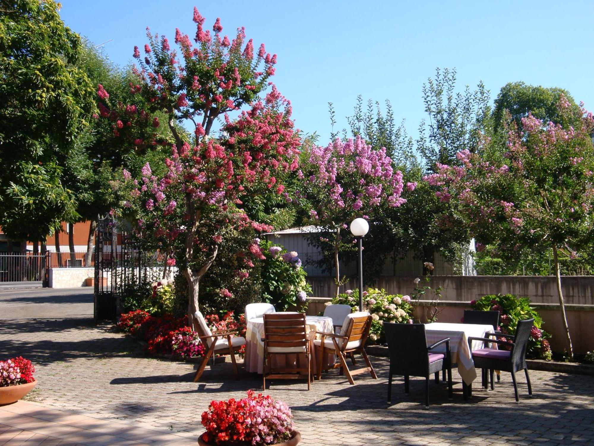 Hotel Gioia Garden Fiuggi Exterior photo